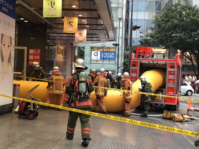 名古屋市中区栄の松坂屋名古屋店の地下で火事が起きた現場画像