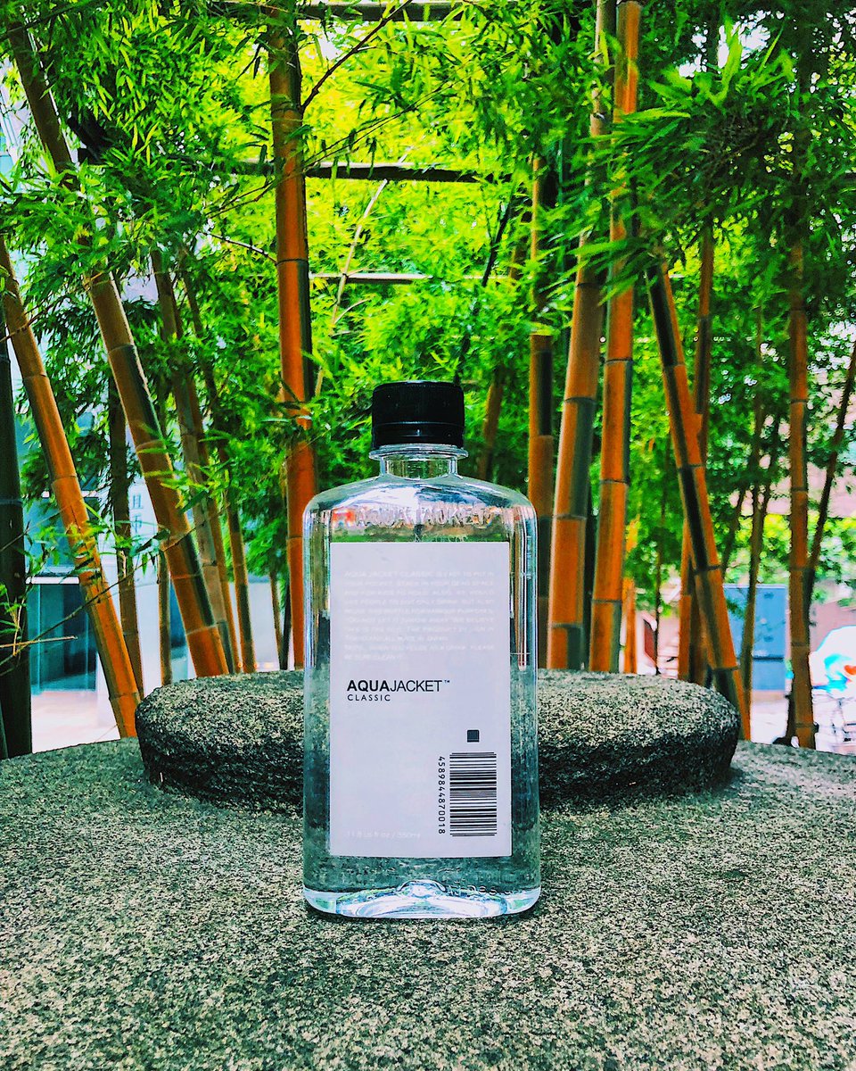 AQUA_JACKET's tweet image. Summer is just around the corner. Stay hydrated, everybody.

#aquajacket #aquajacketclassic #flatbottle  #mineralwater #ミネラルウォーター #naturalmineralwater