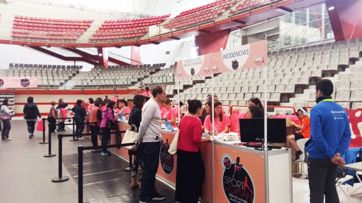 Ayer entregamos 4.700 dorsales de la <a href="/CarreraMujer/">Carrera de la Mujer</a> de #Gijón. Hoy volvemos a la carga, ¡Buenos días, comenzamos! #marearosa #hoygananlaschicas