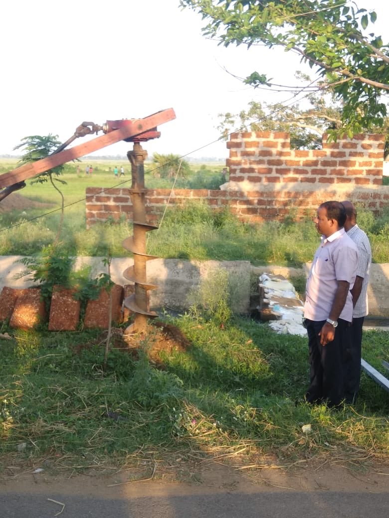 FaniRestoration's tweet photo. 25KV DP work started for Jaliapada DT under Karamala fdr Kansa Puri Division. #FaniRestoration https://t.co/AzUT08A71X