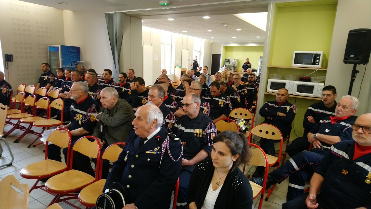 udsp54's tweet photo. Assemblée générale de l'#UDSP54 avant la cérémonie de la Journée Nationale des Sapeurs-pompiers. https://t.co/FDNp5pwloB