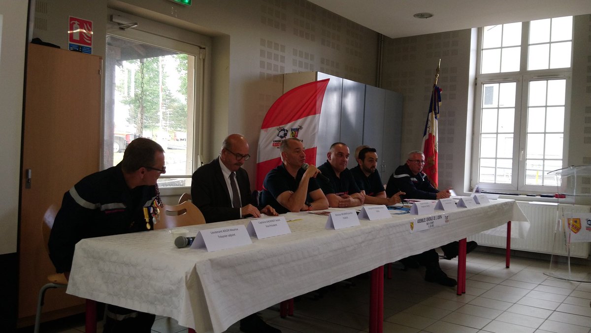 udsp54's tweet photo. Assemblée générale de l'#UDSP54 avant la cérémonie de la Journée Nationale des Sapeurs-pompiers. https://t.co/FDNp5pwloB