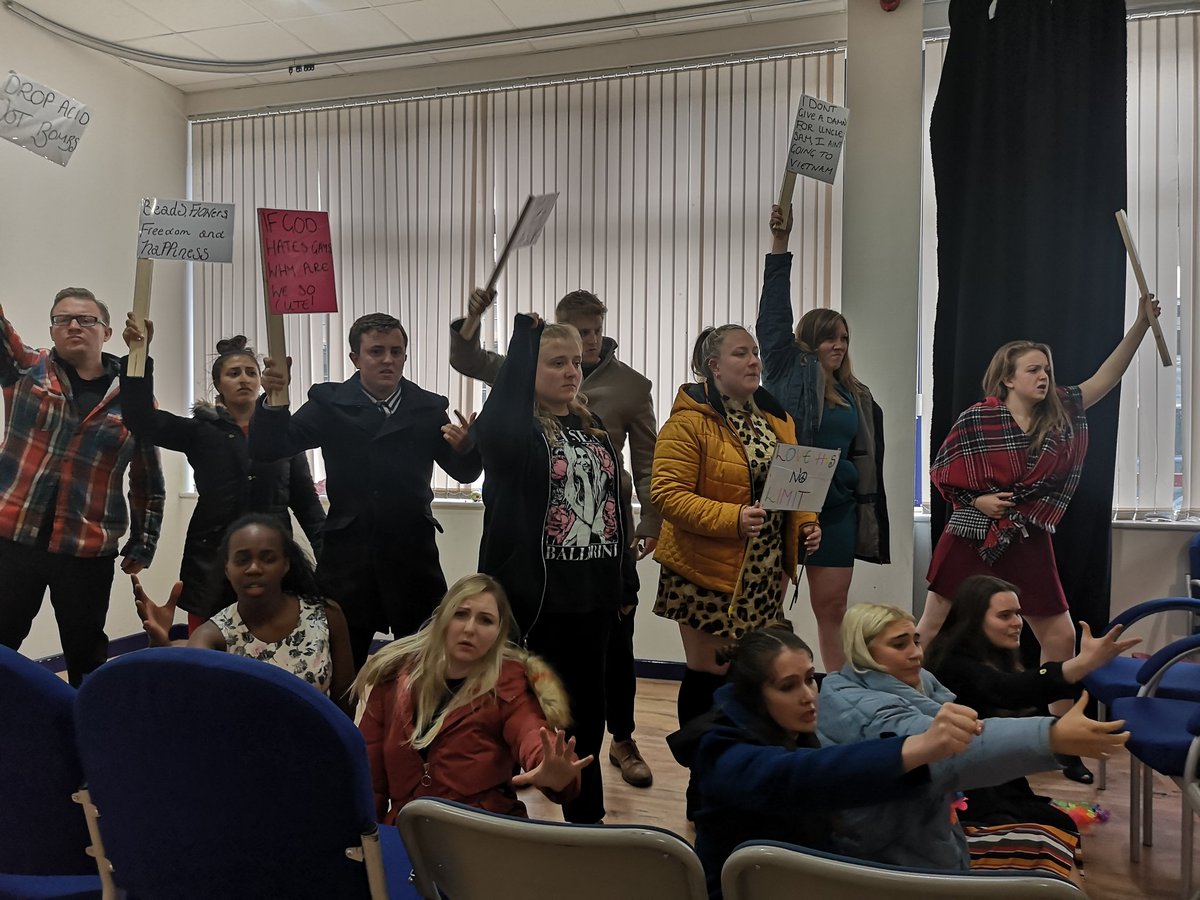 MidlandsMT's tweet photo. Next up, final year students continue to work towards their Trinity diploma whilst the entire school starts rehearsals on Monday for the externally-directed, end of year play! #alwaysbusy #workinggraduates #summerterm #Birmingham #greatpeople #greatwork #TeamMAMT #welldonegang https://t.co/mkr0QECe80