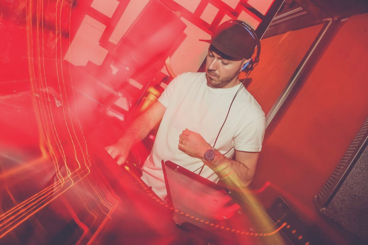 Back behind the decks at <a href="/sugarhut/">Sugar Hut</a> tonight! Doors open from 21:00! 🙌🏻