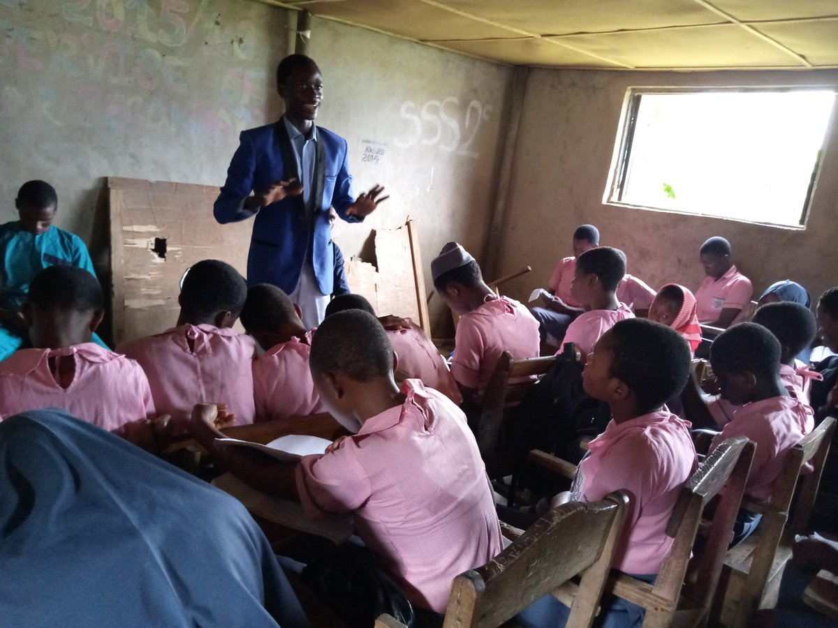 JohnAdefala's tweet photo. With @Micolaj, @MacPage83 himself and my humble self - @JohnAdefala 👑
To Join us: contact on WhatsApp @ 09076269481 or search @MACPAGE83 on Facebook, Instagram and Twitter

#motivational_speaker #Active_Impact #Secondary_Schools #undergraduates #Impact #purpose #vision #mission https://t.co/G2WK5XjNeD