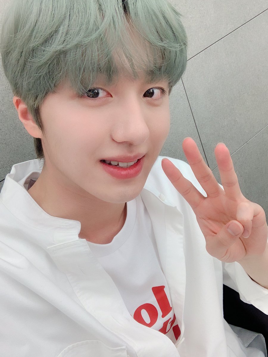 SF9_FANCLUB's tweet photo. SF9 공식 팬클럽 <FANTASY> 3기 추가모집 종료 D-1! SF9과 FANTASY가 함께 할 시간은 언제나 설렘🥰

#SF9 #에스에프나인 #FANTASY #판타지 🌌 https://t.co/G0ZybzF36h