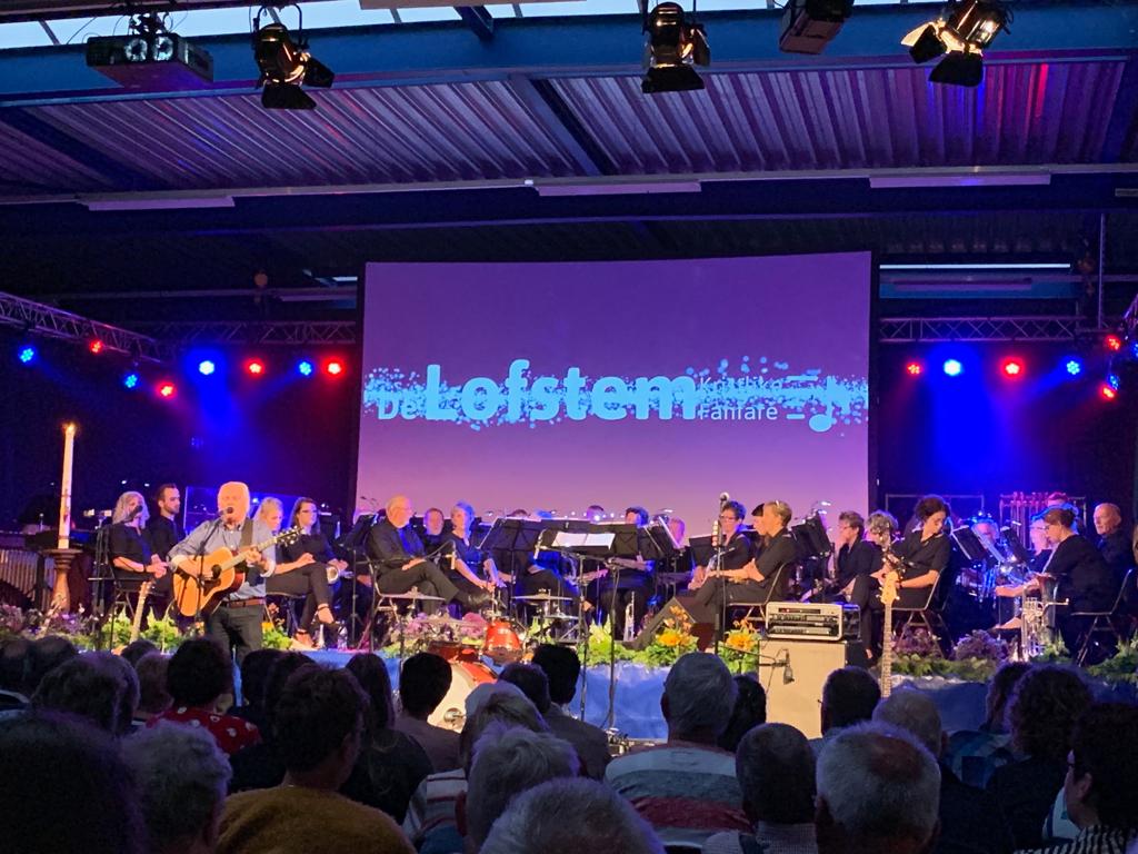 De Lofstem tweet media