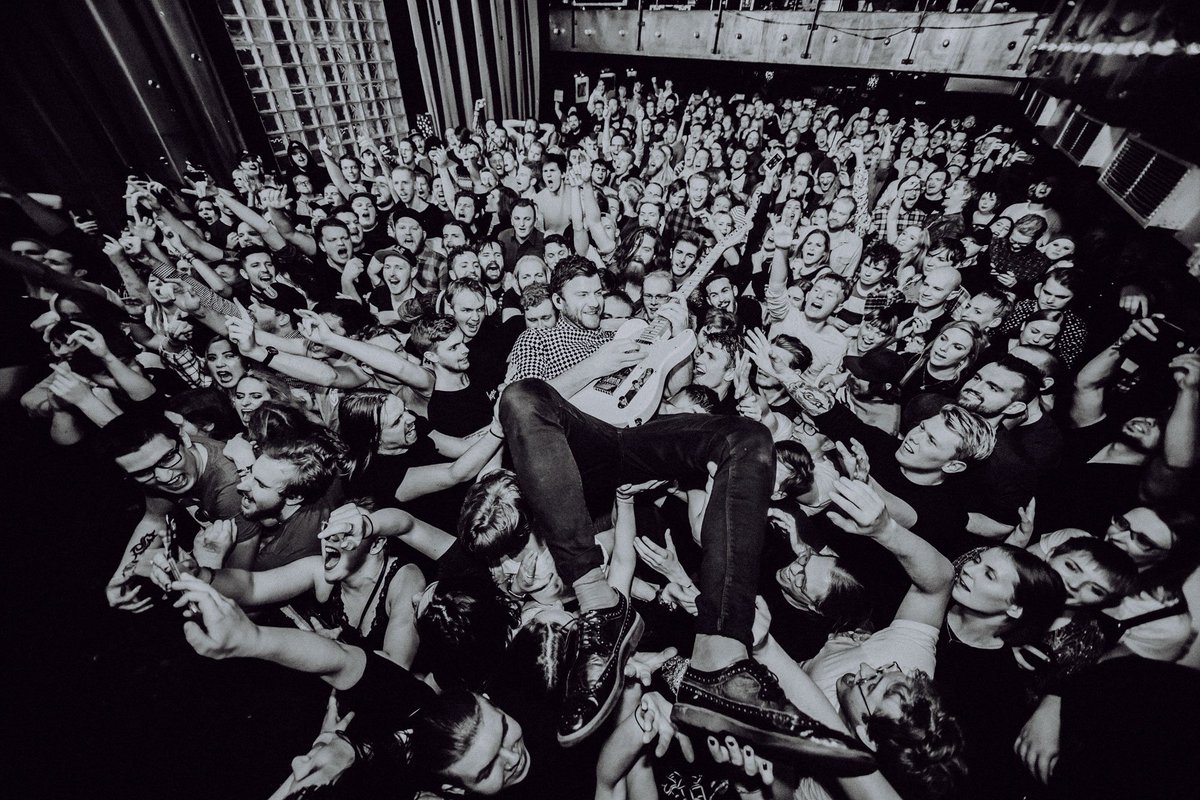 ENTERSHIKARI's tweet image. happy 10th birthday #CommonDreads! happy 10th birthday @roryclewlow ! 
#RoryC 🎂💙❤️
open.spotify.com/album/3Y9qeRbM…