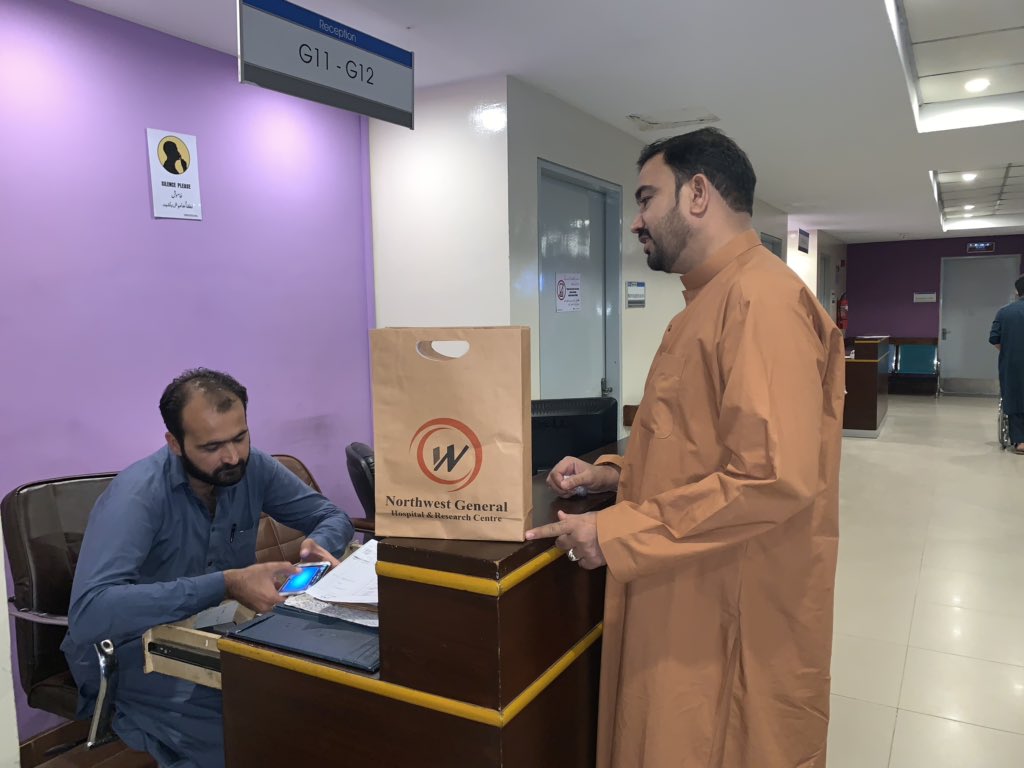 YusufzaiArshad's tweet photo. Let’s start getting rid of #SingleUsePlastics #Plastic_bags. Say Yes to #environmentallyfriendly #Paper_bags for #EnvironmentalSustainability https://t.co/xE3qnsVF9s
