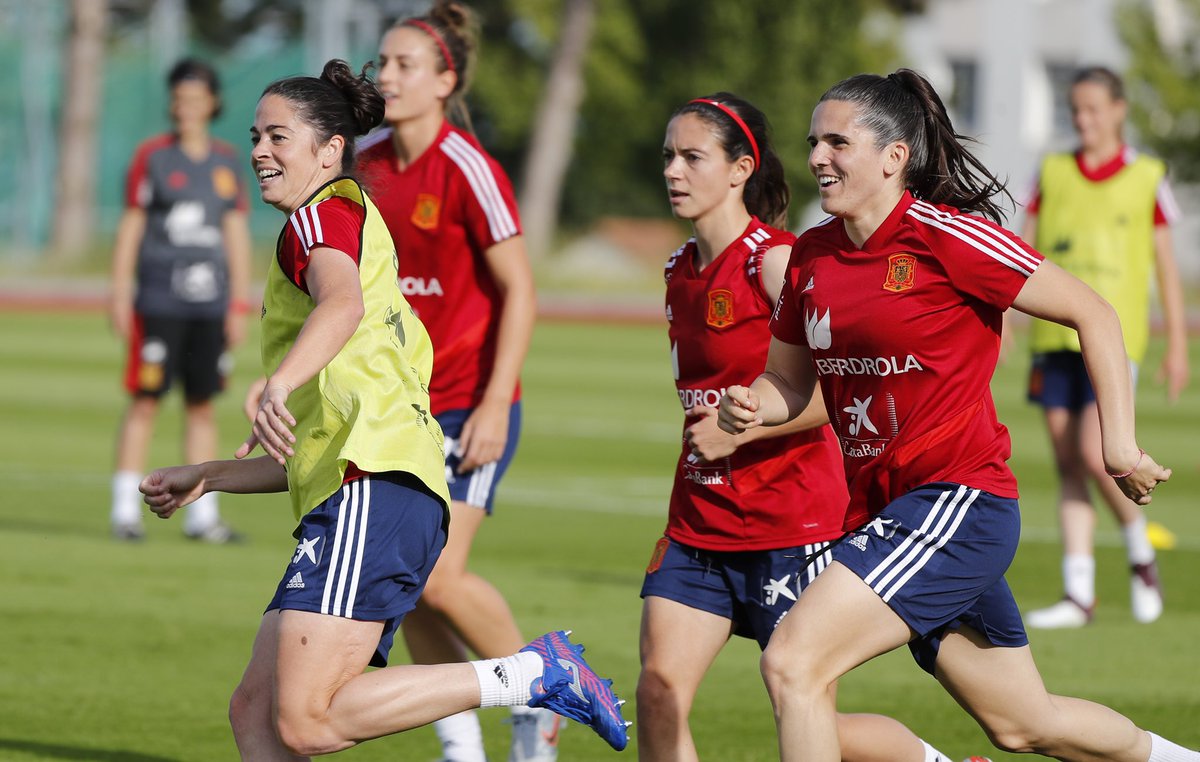 Entrenamiento de la selección (Foto: @SeFutbolFem).