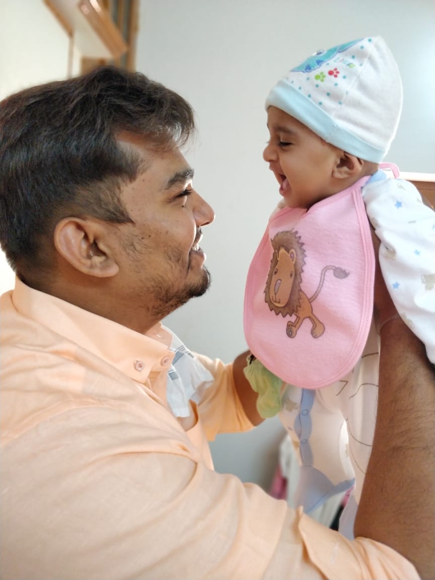 Sheetukankariy1's tweet photo. @MeeMeeIndia For my baby his dad is #SuperDad ! My baby loves his dad company! Play, dances, watching videos together, feed him up, changes his diaper everytime, just like a mother he takecare :) #ourfirsthero
#meemeeindia https://t.co/RQ9CPoBB36