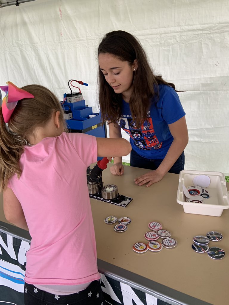 4525robotics's tweet image. Come and check us out at the Springfield Family Fun Fair today! #ruralrobotics #community #tech4all