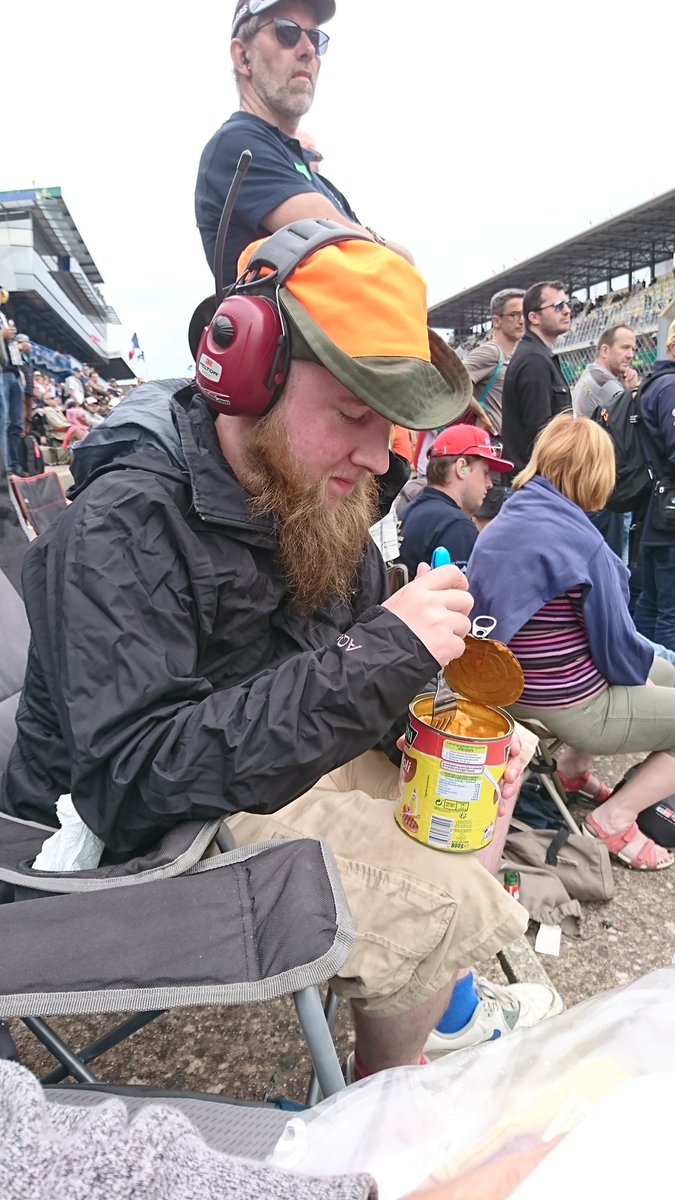 official_lemons's tweet photo. @Benr5732 has a race tradition: cold ravioli! It's his French side coming out! #Mobil1RLM #LeMans24 #FIAWEC #SuperFinale #classicben #panzani #ravioli https://t.co/2czqu83PfA