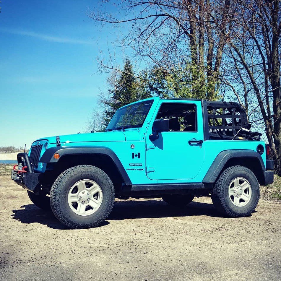 Kumho Tyre Uk What S Your Favourite Colour On A Jeep We Re Loving The Bright Blue Of Our Follower S Soft Top Wrangler T Co Yhaqcyx3ty Twitter