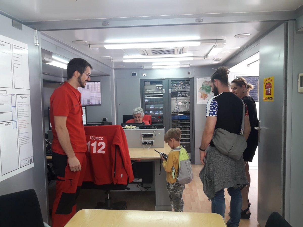 112Aragon's tweet photo. Hoy estamos con el camión del Puesto del Mando Avanzado (PMA) del @112Aragon en el evento #EcoPiriDay, en #Jaca. ¡Ven a verlo de cerca! Estamos con nuestros amigos del @IGEAR_Aragon y #SDIS64 (#bomberos del @departement64),con lo que compartimos el proyecto europeo #POCTEFA ALERT https://t.co/HRrSXWsDD0
