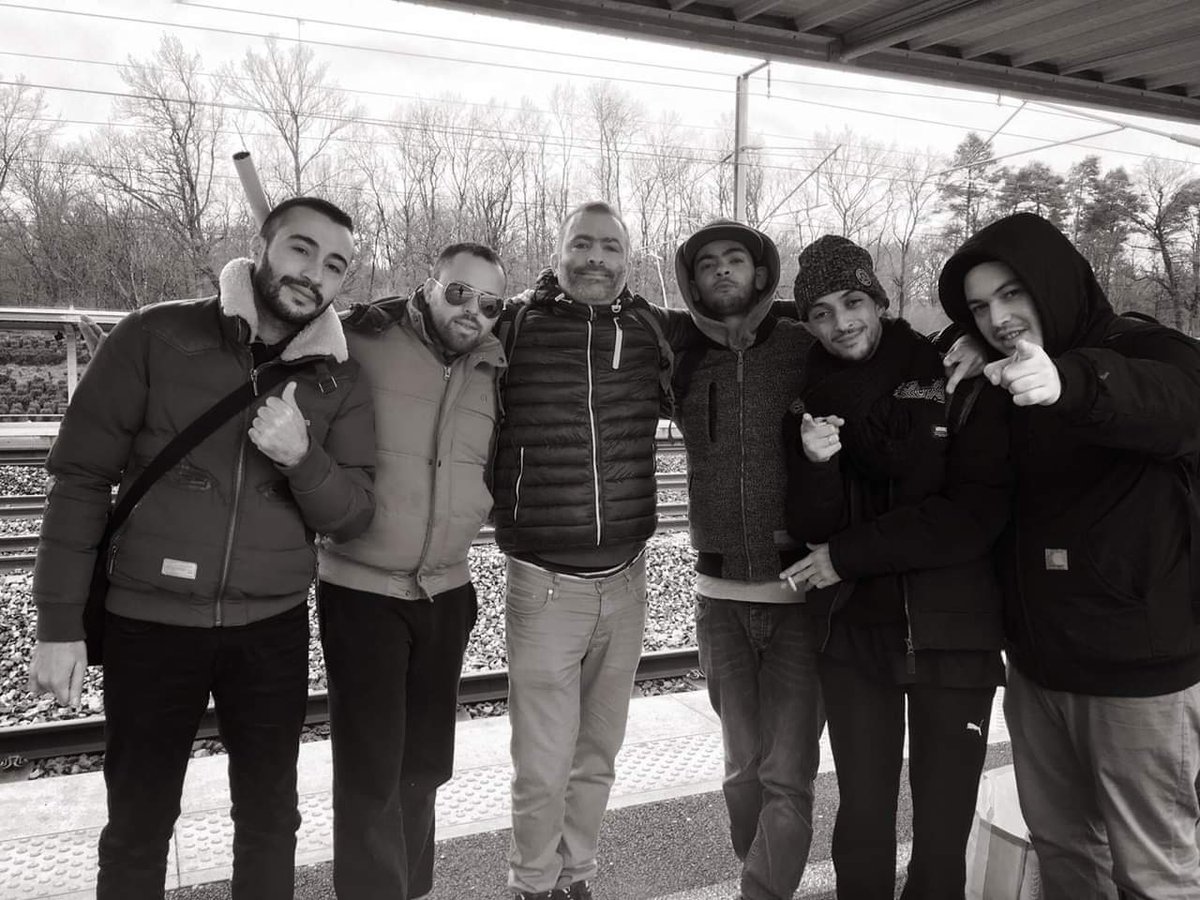 MimiSolmaz's tweet image. Une énorme pensée a toute l'équipes💜🐞les Super héros sont a Paris ils vont faire du bruit la bas la pensée est la de chez moi💜🐞force a Rachid Daif💜🐞Mono Levrai💜🐞Dj Rolxx💜🐞et Mehdi Medizik💜🐞et même ceux que je connais pas et bonne journée à tous les amis😊😘