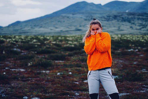 CrossNorway's tweet photo. Clothing: 
Rainwear, Windbreaker, Wool-underwear, Wool-Socks +extra shifts, Wool-sweater/jacket or thin worm jacket, Cap, Mittens, Lightweight indoor-clothing, Hiking boots, Shorts and t-shirt #hike #mountains #AcrossNorway #nature #projectweekHH #extreme #fjords @professormerlot https://t.co/YKR4r3T0LW