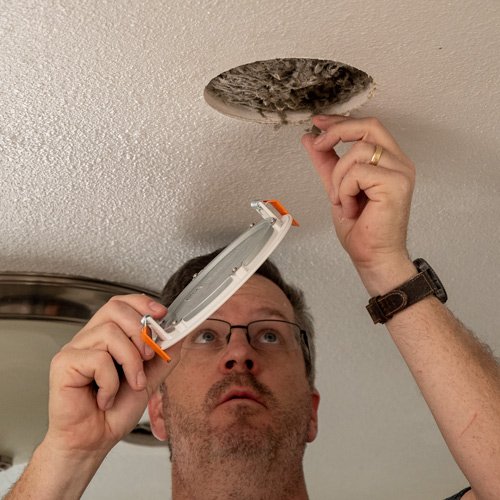 azdiyguy's tweet photo. I've replaced the horrible "boob-light" with some sweet, dimmable LED downlights. NEW BLOG POST:  https://t.co/h18kE120IU #diy #lighting #remodel #kitchen #renovation https://t.co/Fyb8KPNCOv