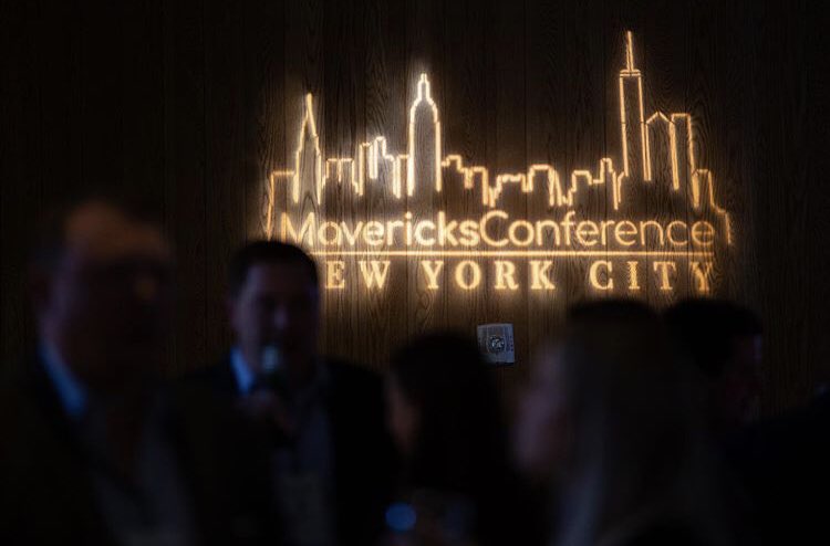 MavConference's tweet image. The room was electric. Thank you to @SenatorTimScott and the lineup of incredible speakers who came out and made last night a huge success! #MavCon19