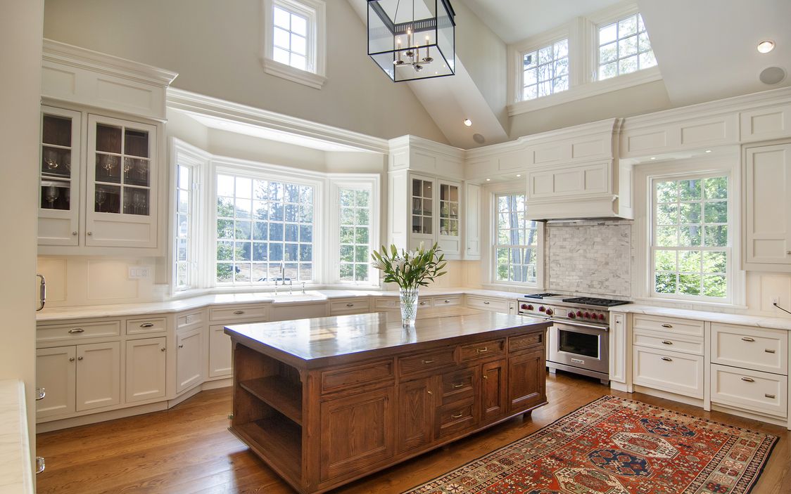 HoulihanRE's tweet photo. Expert craftsmanship meets sun-splashed living. (Darien, CT). https://t.co/qaxoF2IYO3 https://t.co/oqG2slmXeq