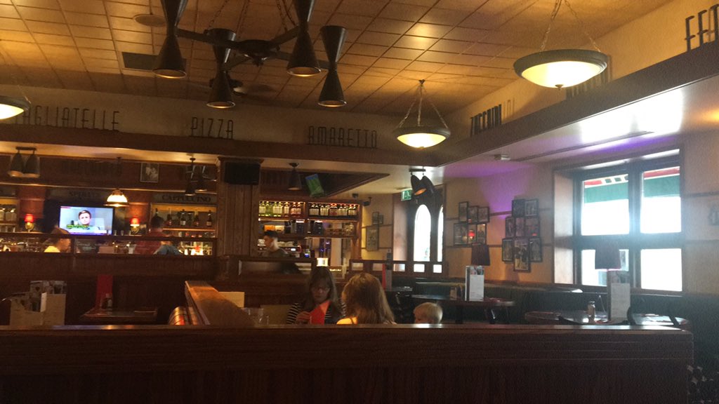 northcapeRock's tweet photo. @frankienbennys disappointed so far, been here 45mins before our warm beer arrived. It’s not even busy. Waitress was sweet but not looking good so far. https://t.co/h9uOnekuds