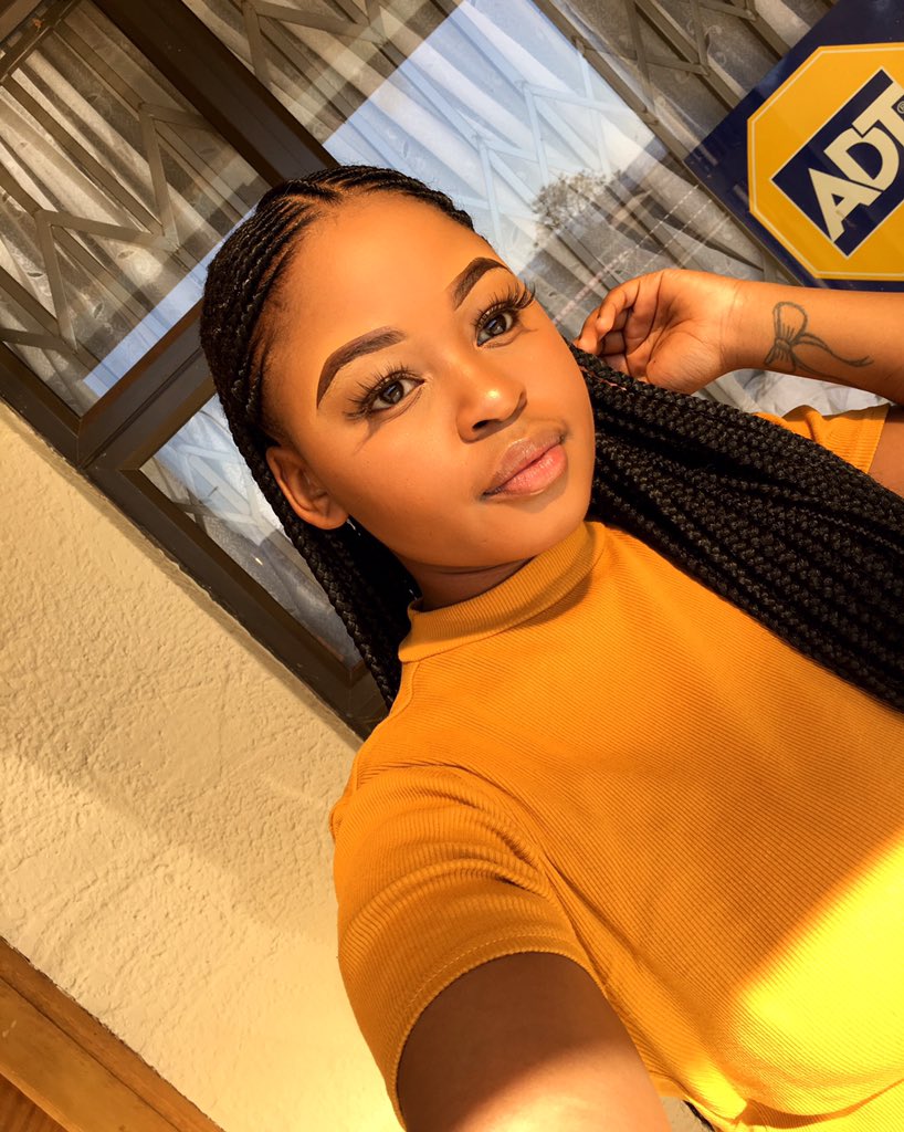 HloniLesedi's tweet photo. Happy Saturday ❤️🥰 https://t.co/t0bCw1Ju15