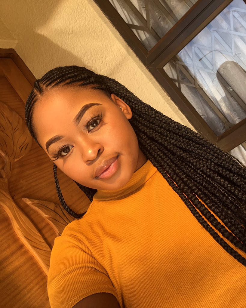 HloniLesedi's tweet photo. Happy Saturday ❤️🥰 https://t.co/t0bCw1Ju15