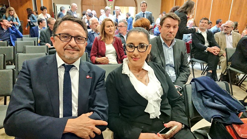 dmartindijon's tweet photo. #StratégiePauvreté
Accès aux droits, aide sociale à l'enfance, insertion et accompagnement vers l'emploi, ...
1 million d'€ supplémentaire débloqué pour la #CotedOr en 2019 grâce au "Pacte de solidarité" signé hier par l'État et le @CD_CotedOr.
👏🏻 🇫🇷 @onoblecourt @sauvadet https://t.co/vBP7tuOaXi