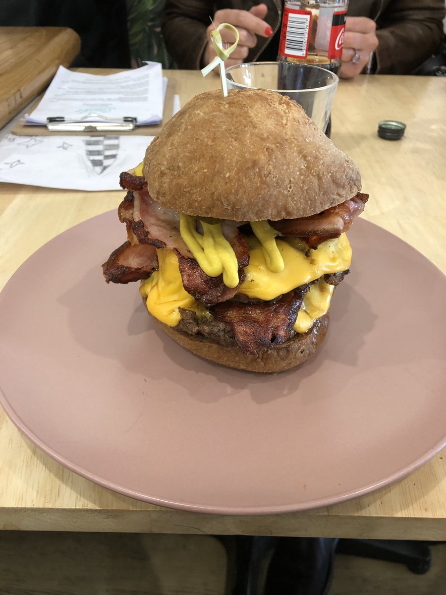 Lofty_frontbum's tweet photo. @MEGAGENE79  check this burger from stacks burger house kiama downs https://t.co/P5d4Qc1M8H