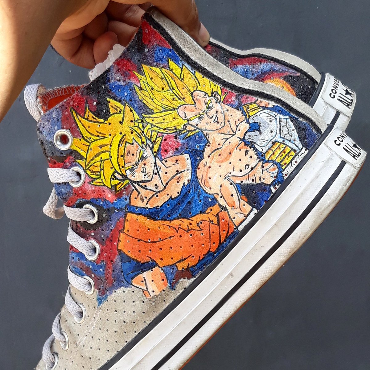DBAddictus's tweet photo. RT @linkapaint: Goku and vegeta are the most epic of all @dragonballsuper @ConverseID #DragonBall #LinkaPaint #Painting #CustomSneakers #Sneakers #Converse https://t.co/NabZHF1uXS