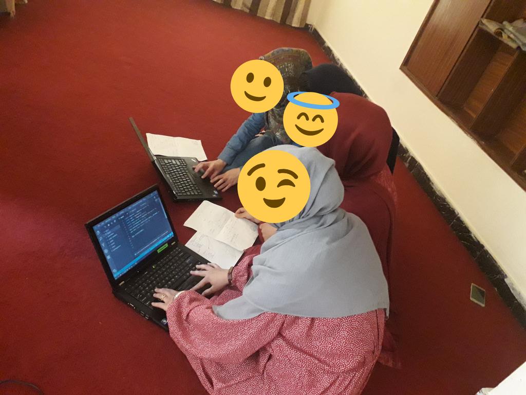 AqidaHaidari's tweet photo. A good start will continues ...
We (@sadaf_alkowsar, @perisasediqi1 ,@ShakoofaZ )start on our real project by the name of @CodeToInspire  system. #afghangirlscode
@nahidahmadi760 
@f_forough https://t.co/r2fdz62mqA