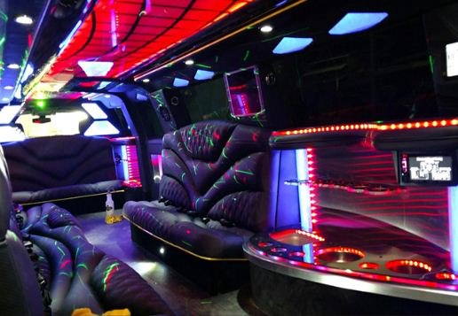 prompartylimos's tweet photo. Talk about one of the last high school events and wanting to make memories! You can ride in the #Limo with all your friends and make the trip to the #Prom a fun one. Call @mynycpartybus!
https://t.co/iNCJHIMCgz https://t.co/RPLrK6flSX