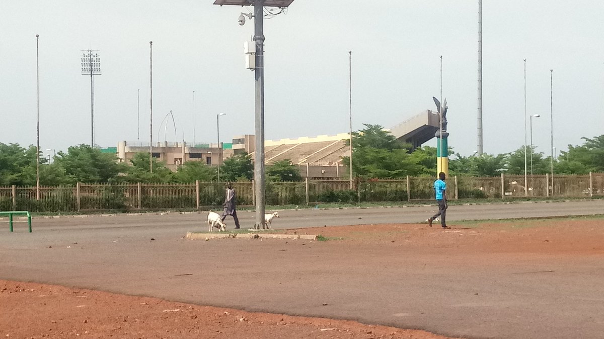 arjdsmali's tweet photo. C'est ici le STADE DU 26 MARS DE YIRIMADIO, le plus grand stade du Mali et c'est là où se tient aujourd'hui 15 Juin 2019 au l'Assemblée Générale Ordinaire de la FEMAFOOT. Une AG placée sous haute sécurité par l'État. Vive le football Malien !
#ARJDS https://t.co/KrKfZIHkQY