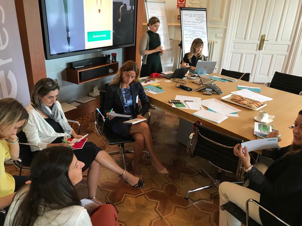 Fundacion_SERES's tweet photo. ➡️¡Cerramos la segunda semana de LabS 2019 de @Fundacion_SERES! Estos días nos hemos juntado con los grupos de trabajo de empresas para seguir compartiendo buenas prácticas en materia de #diversidad, #DDHH y #RetoDemográfico.
#LabSDemografía | #LabsDiversidad | #LabSDDHH 👏👏👇 https://t.co/xbVziUf5xB