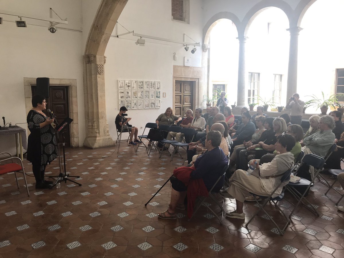 Ara mateix, <a href="/mmirovi/">Mònica Miró Vinaixa</a> a la Casa de les Lletres. Roma i Tarragona agermanades per la poesia! 🌗🌗🌗
