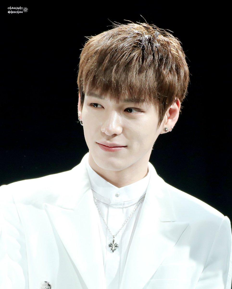 victonsalice's tweet photo. lmao i know i'm late again but #MeetCHAN our AMAZING main dancer who has AMAZING dancing skills but also has an AMAZING and UNIQUE vocals. Just like all the members of VICTON, he is either very soft or very sexy. He is also the uncle of the group and is charmander. https://t.co/XDiZuszNQt