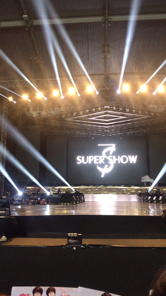 dreameunhyuk's tweet image. #TeamFrontRow ㅋㅋ
