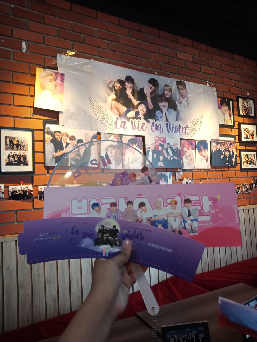 Today bts cupsleeve event hehe tysm for the freebies & for the pretty cupsleeve design 💓 #LaVieEnVioletinKL
#BTS 
#6thYearsWithOurHomeBTS