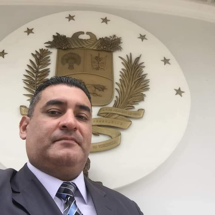 FANB - Gobierno (interino) de Juan Guaidó - Página 20 D9GPPfuU0AAKFJz