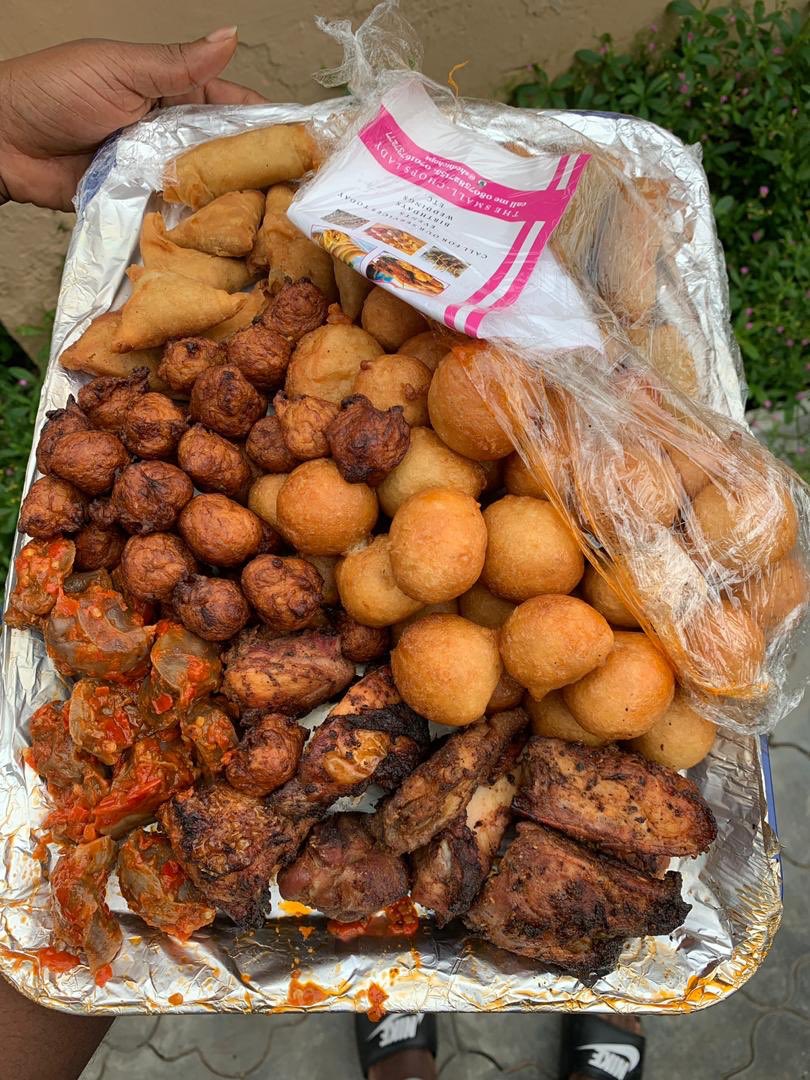 miss_she_du's tweet photo. Show me a platter that is madder and cheaper than this? I will wait 😋😋😋😋

Just 5k 🥰 https://t.co/RkkjvPAJ4N