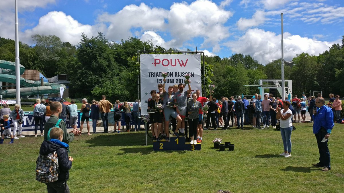Het podium van de trio Triathlon <a href="/PouwTriathlon/">PouwTriathlonRijssen</a> 2019.