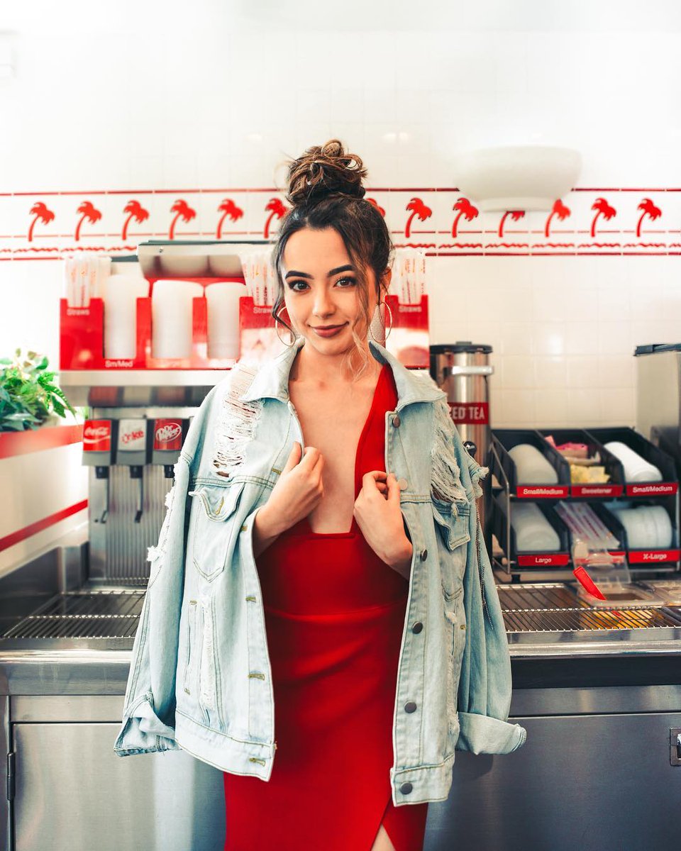 MT_Layouts's tweet image. ♡ if u use this please give credit in your bio uwu ♡