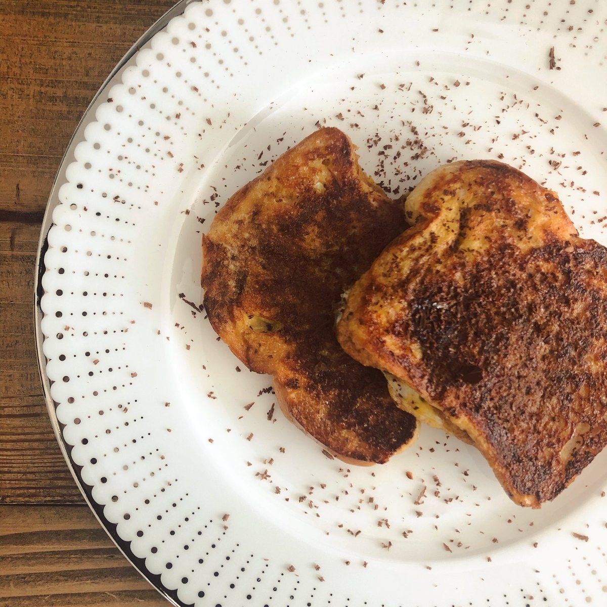 sarahrbakes's tweet photo. Chocolatey French toast pockets. Weekend brunch: sorted ✔️
Full recipe here: https://t.co/fo6PXyR93p #threeingredientbaking #frenchtoast #weekendbaking https://t.co/mf3Kf5FDS3