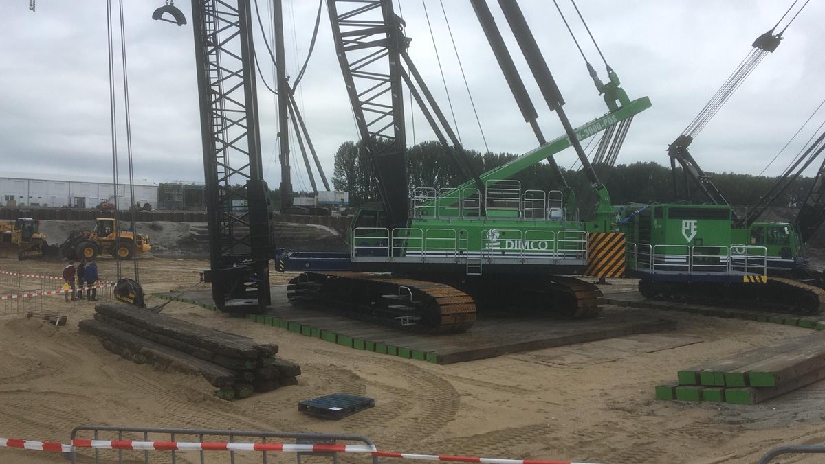 RWS_WNZ's tweet image. Vandaag Dag van de Bouw bij de Blankenburgverbinding.
Je bent tot vanmiddag 16.00 uur van harte welkom op het bouwterrein aan beide oevers!
Meer info: bit.ly/2ZmZL57