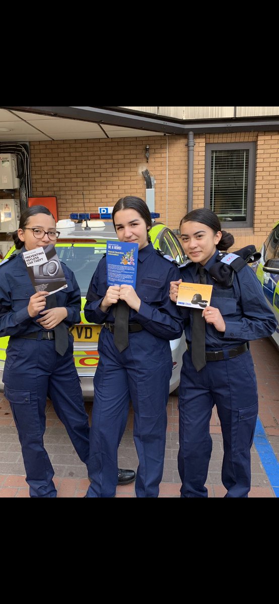 AWPolicecadets's tweet photo. @VpcWestminster #cadetsinthecommunity weapons sweep in Pimlico @MPSWestminster https://t.co/JyMPfzcZqy