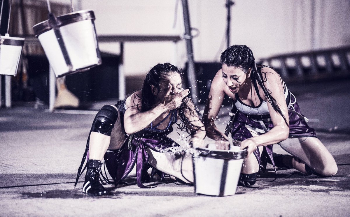 🔸¡ÚLTIMO DÍA #TERCERASETMANA!🔸
Una reflexión a 10 metros de altura, con zancos, danza aérea y acrobacias. Una metáfora de nuestro paso por el planeta. AIGUA, poesía visual sobre la solidaridad, el medio ambiente y la amistad.💚🌍

📍Plaça Col·legi del Patriarca/ Hoy a las 19:00