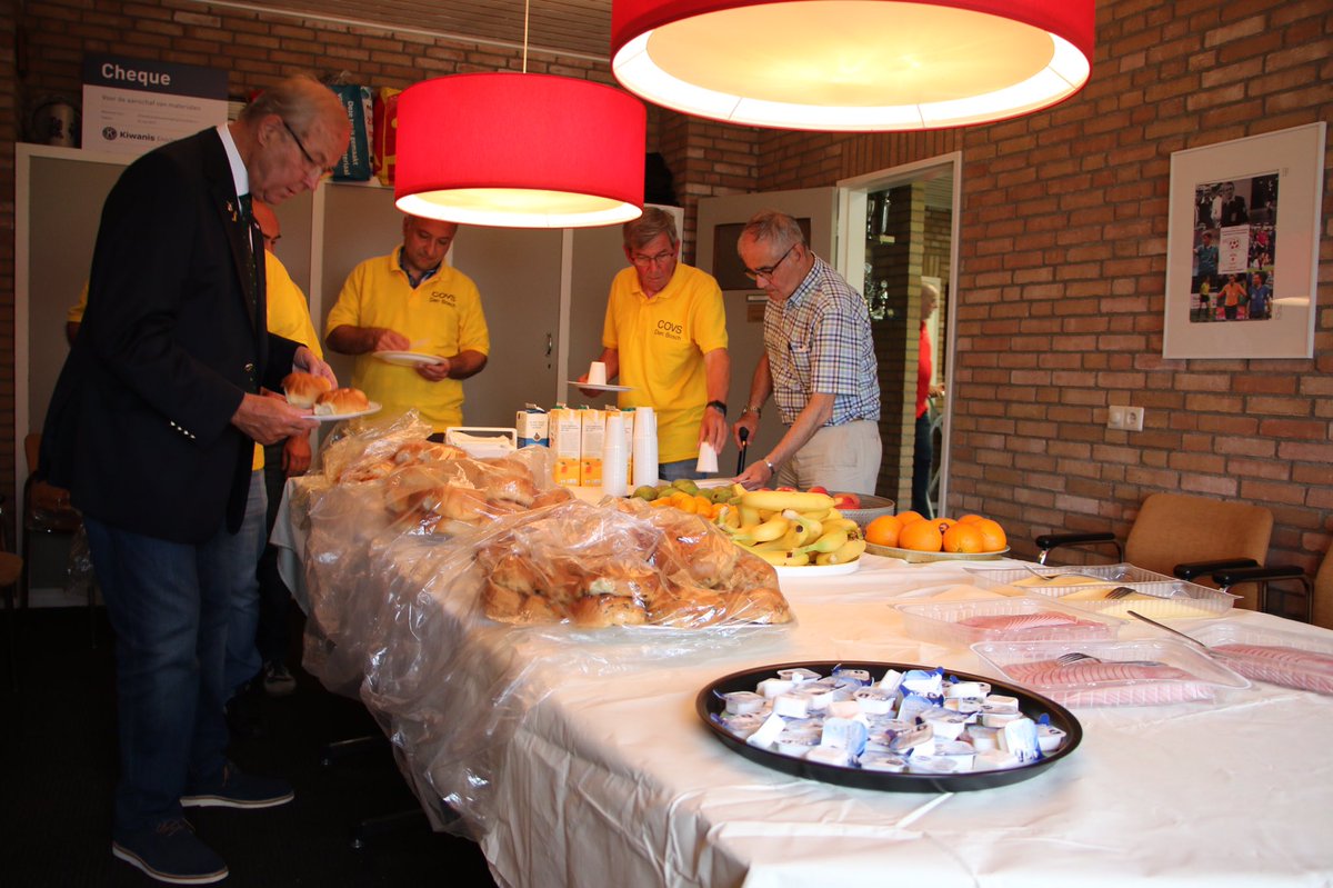 seo_enschede's tweet photo. Na de voortreffelijke #lunch bij @seo_enschede zijn we nu aan het middagprogramma begonnen.  @sva_amsterdam @rsvnet @scheidsrechters @COVSDrachten @dsveno @covsdenbosch @SVOVenlo https://t.co/l48PFDN9Fu