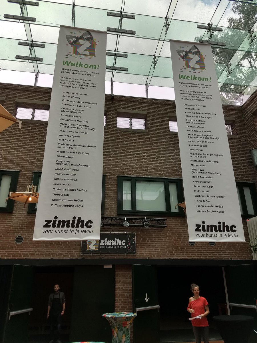 Twitturt1's tweet photo. 30 Jaar ZIMIHC, dat is reden voor een feestje! De #ondiepsekanaries zijn erbij. @CultStefanus @AppieAlferink1 #feestje #zimihc @zimihc https://t.co/GjuGTxeswD