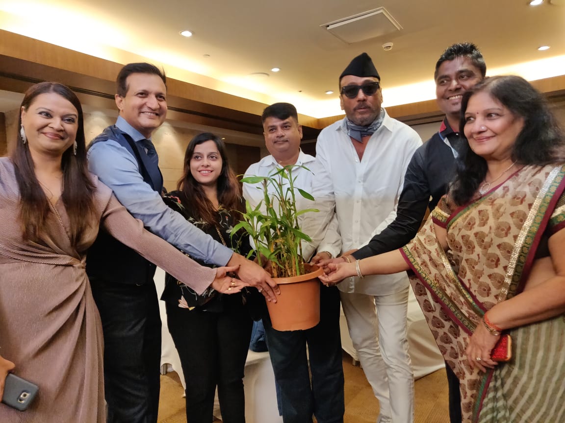 snvicon's tweet photo. Bollywood Actor #JackieShroff at #SNVICON2019 with @DrNitinNDange &amp; stroke survivors. Pledges to spread awareness on #stroke @bindasbhidu @iTIGERSHROFF https://t.co/ylqhKaxypY