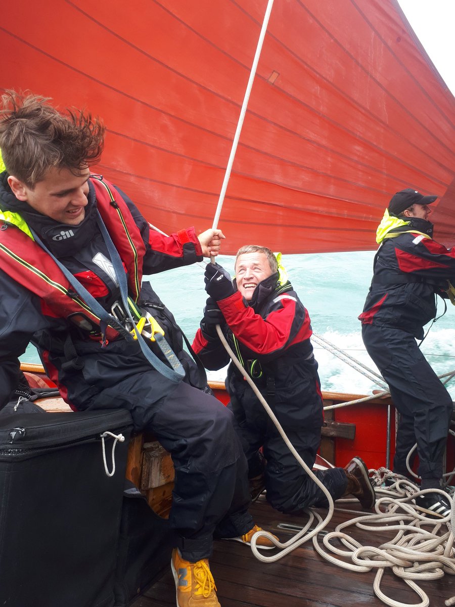 OarsomeChance's tweet photo. We are round the #nabtower and headed back into the #solent with the #trawler sail and #topsail @JolieBrise @gosportmarinesc #charity pursuit #notjustforboys with a #flockofseagers https://t.co/gDjwlYE97O